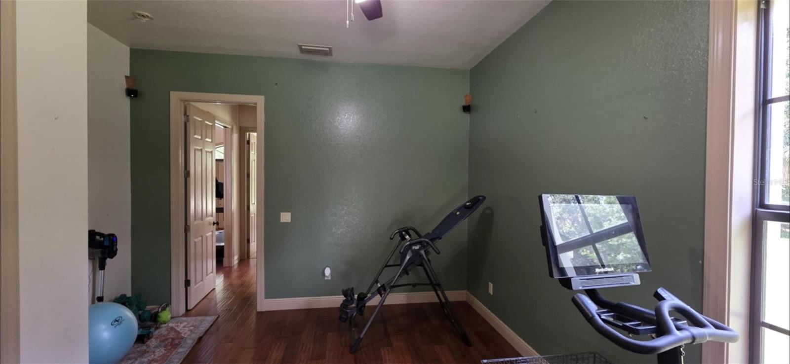 Image 23 of 31 For 8991 Springhaven Avenue