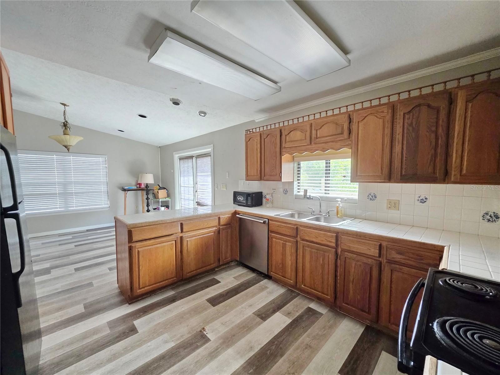 Image 2 of 23 For 2934 35th Avenue