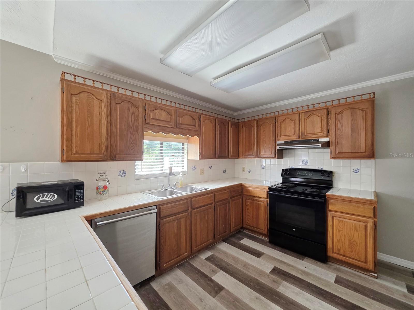 Image 5 of 23 For 2934 35th Avenue