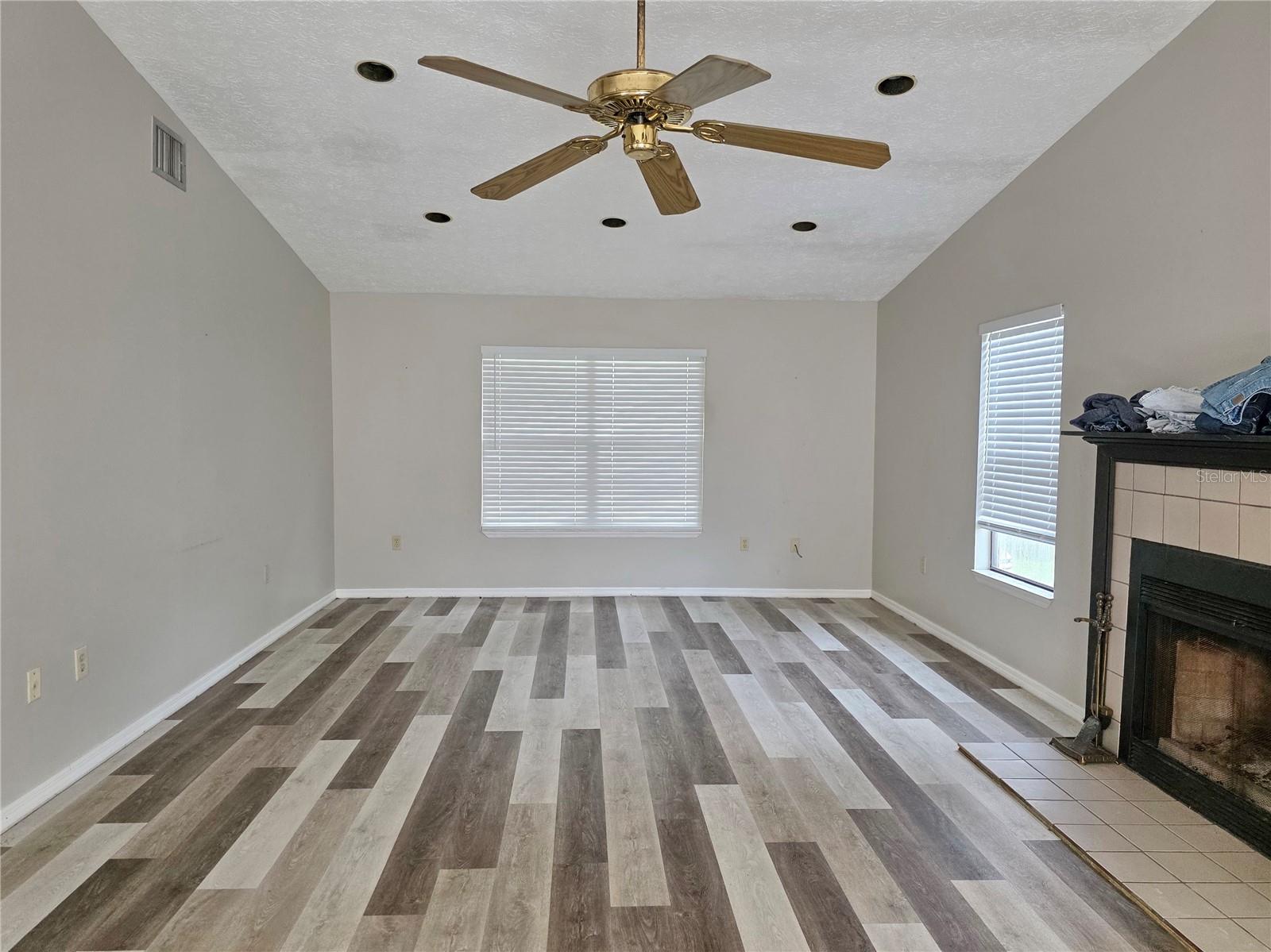 Image 8 of 23 For 2934 35th Avenue