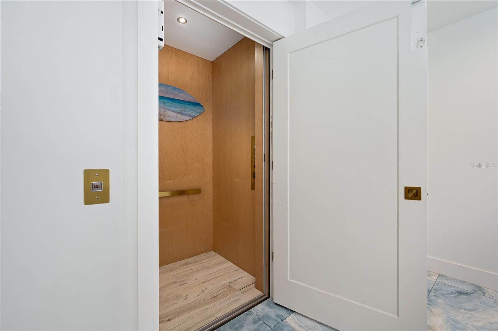 Image 12 of 37 For 523 Coral Sands Way
