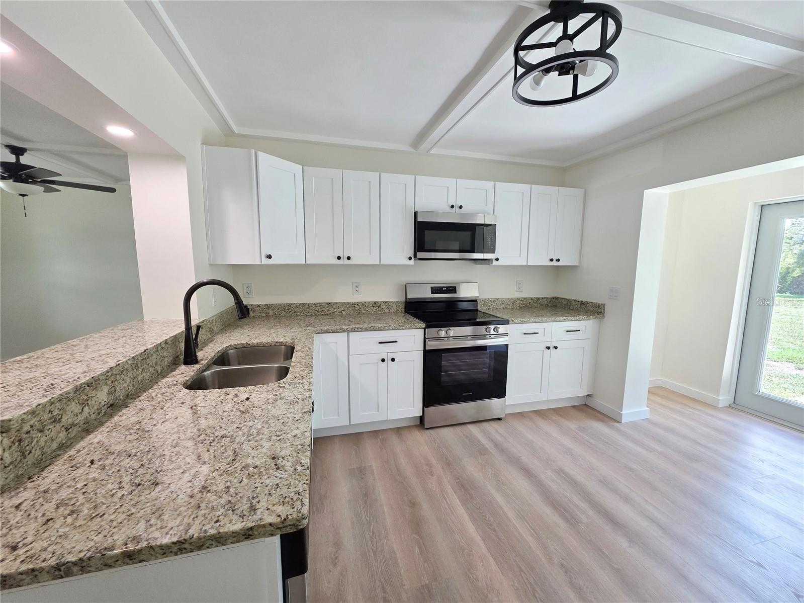Image 11 of 39 For 1350 39th Boulevard