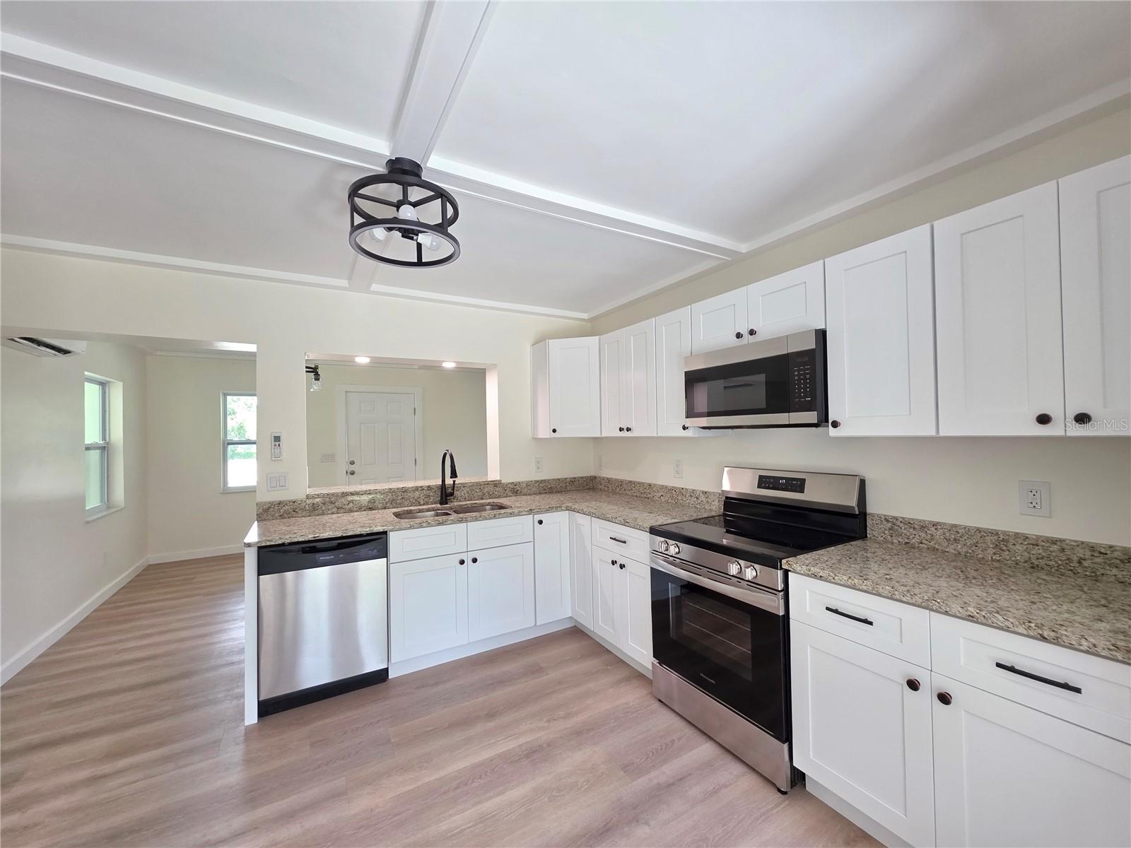 Image 12 of 39 For 1350 39th Boulevard