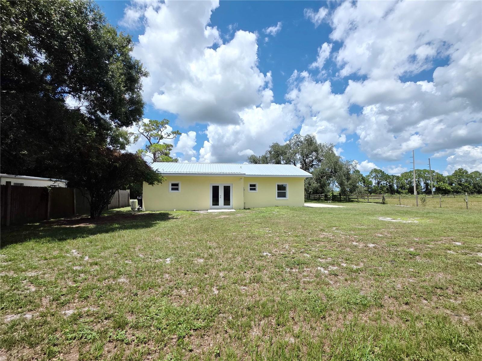 Image 8 of 39 For 1350 39th Boulevard