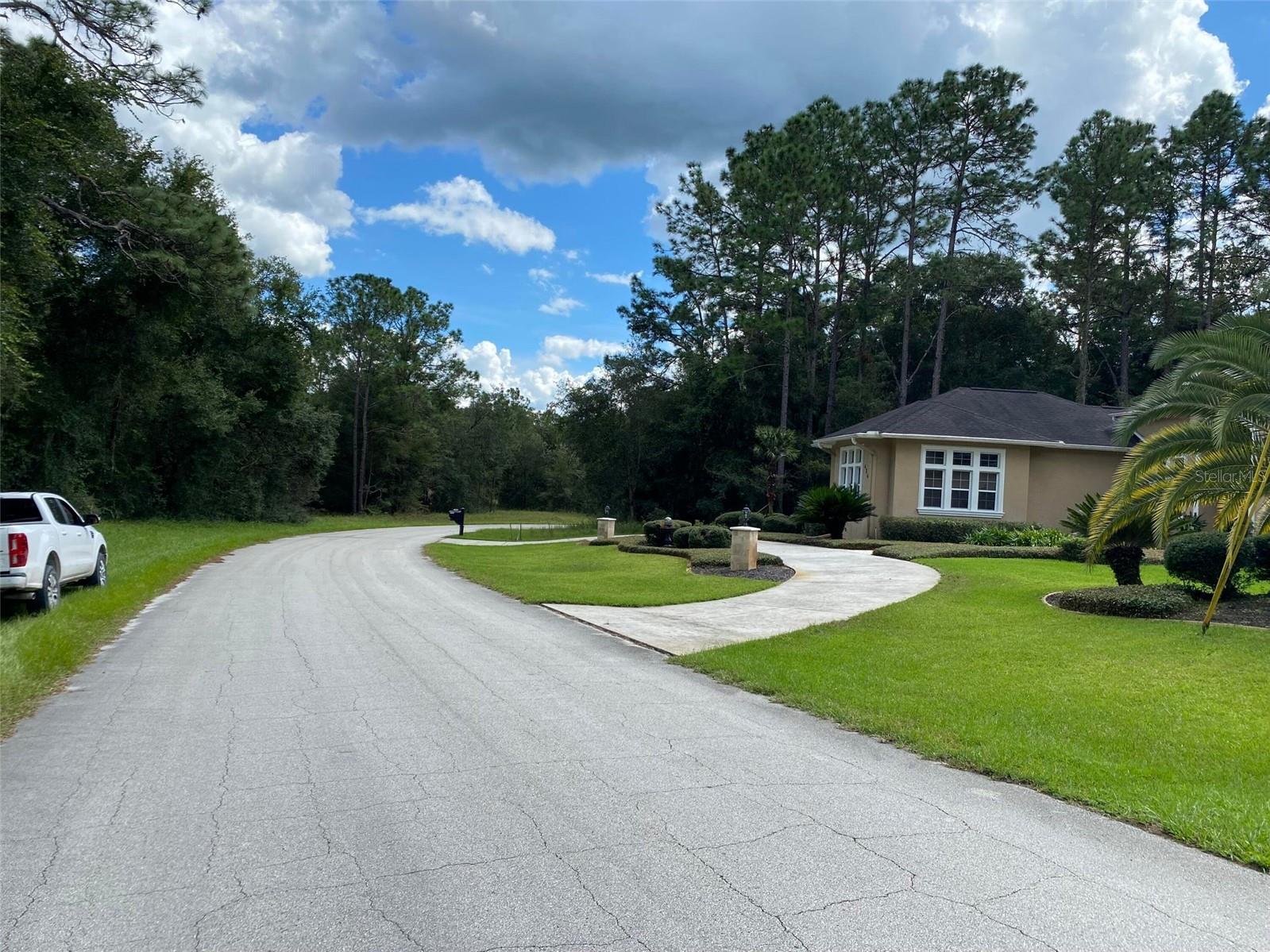 Image 10 of 19 For 425 Elgrove Drive