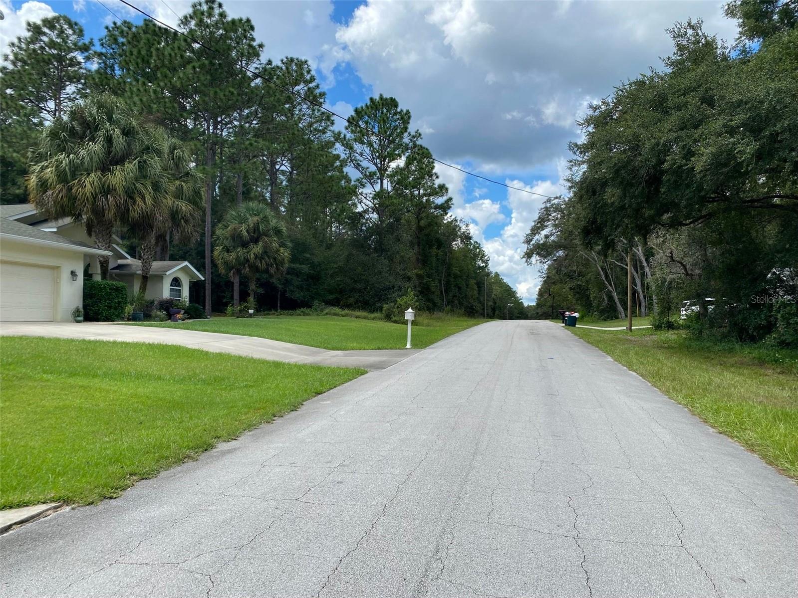 Image 9 of 19 For 425 Elgrove Drive