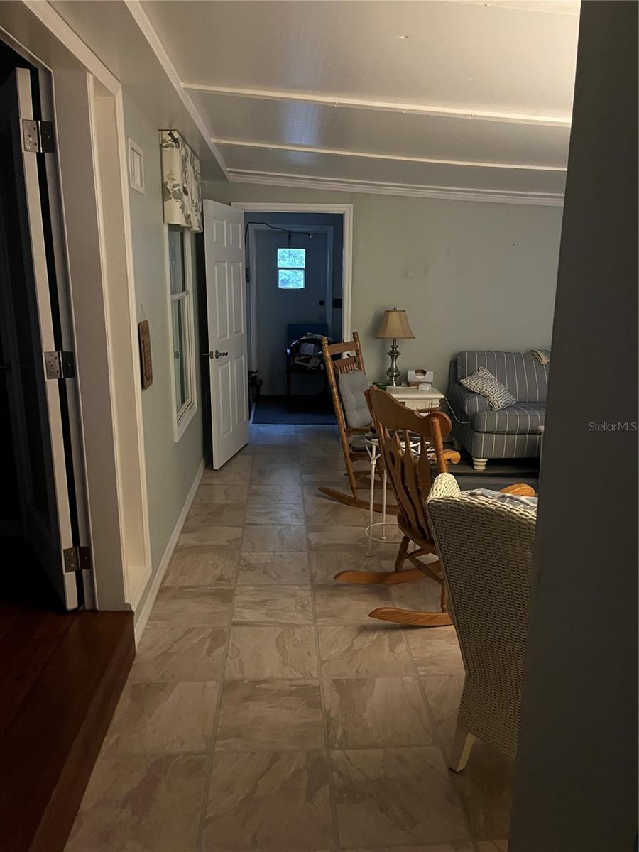 Image 3 of 14 For 1547 Sw 35th Circle