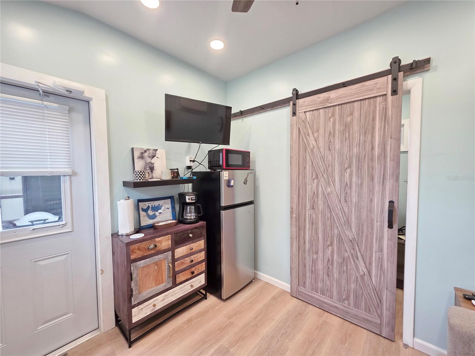 Image 11 of 31 For 3923 6th Street 143
