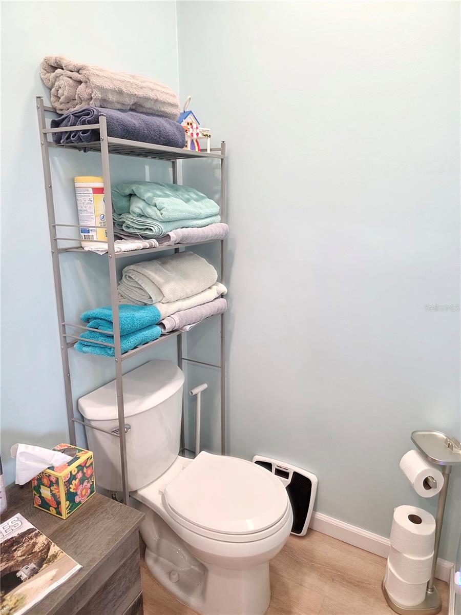 Image 15 of 31 For 3923 6th Street 143