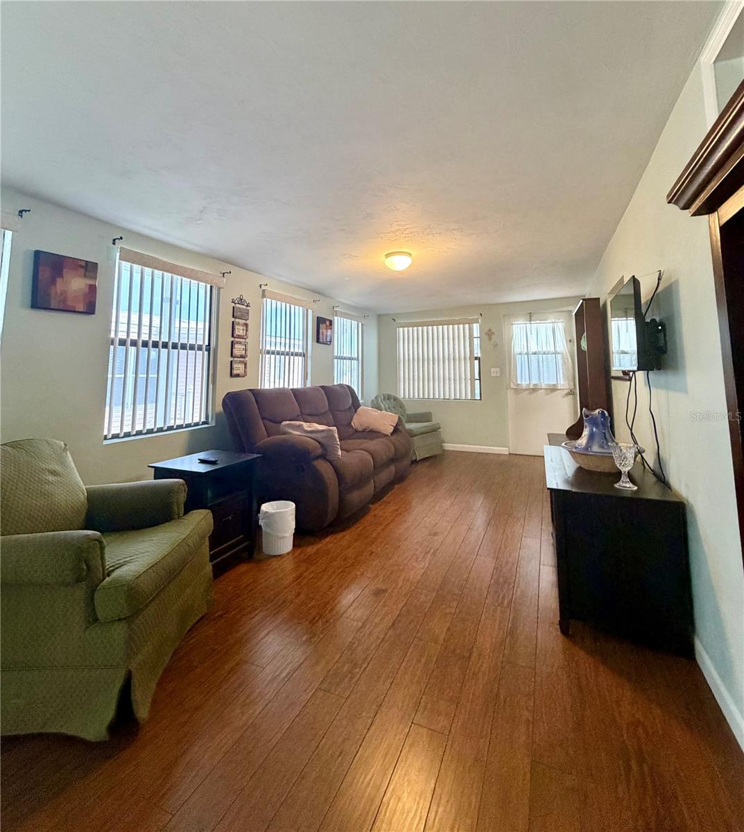 Image 13 of 39 For 1329 44th Boulevard