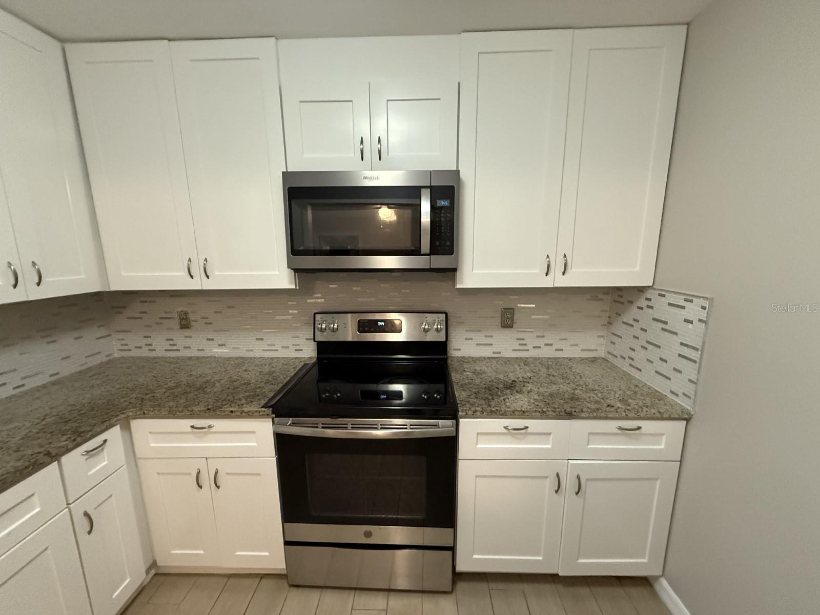 Image 2 of 18 For 595 Columbia Street