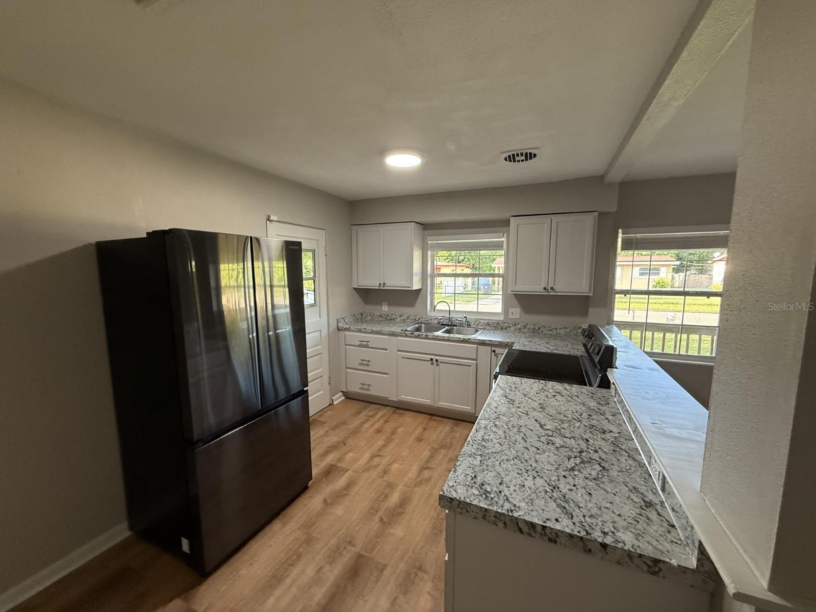 Image 23 of 24 For 5702 Meridian Way