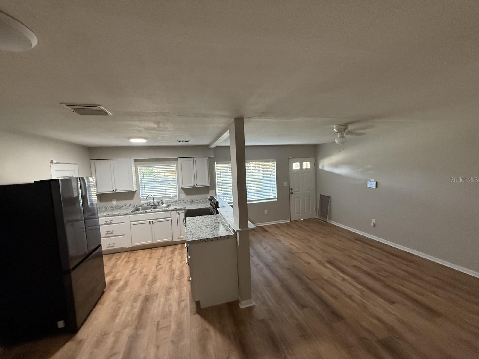 Image 4 of 24 For 5702 Meridian Way