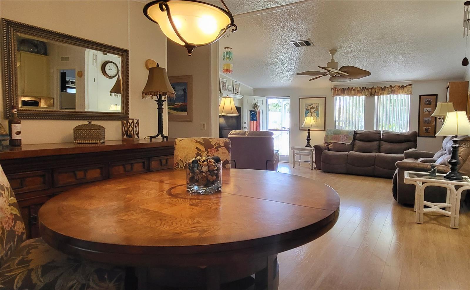 Image 16 of 41 For 1118 Trout Street