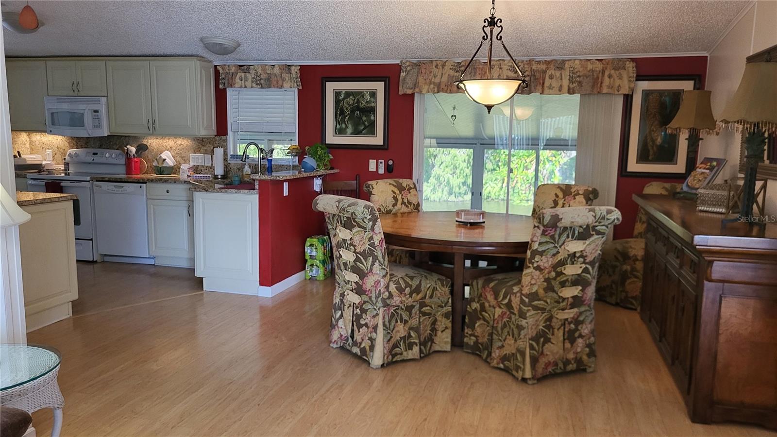 Image 17 of 41 For 1118 Trout Street