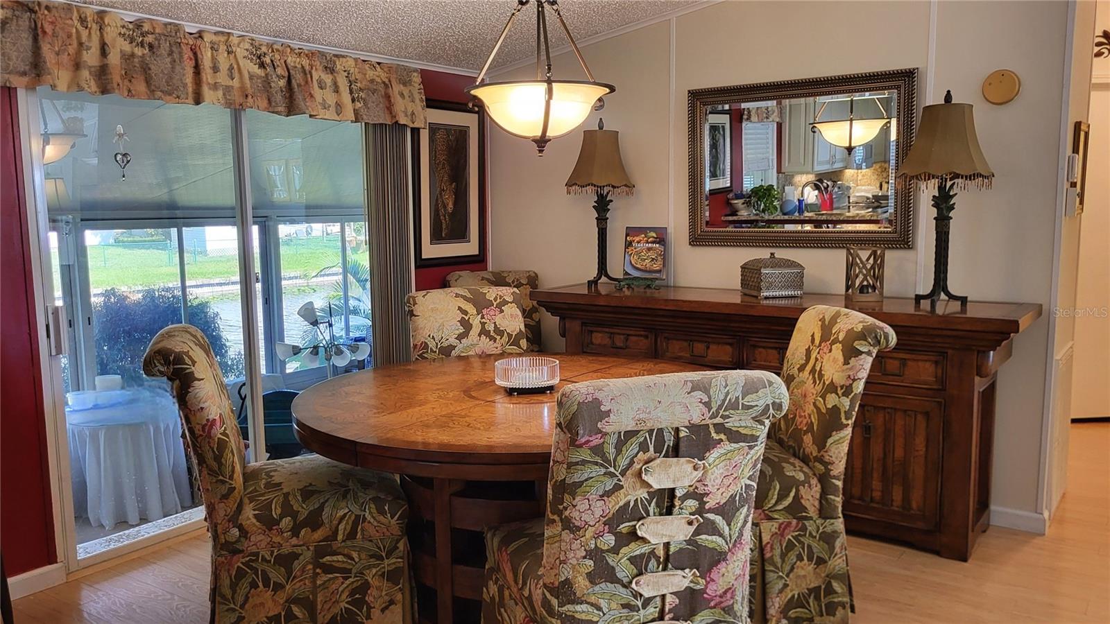 Image 18 of 41 For 1118 Trout Street