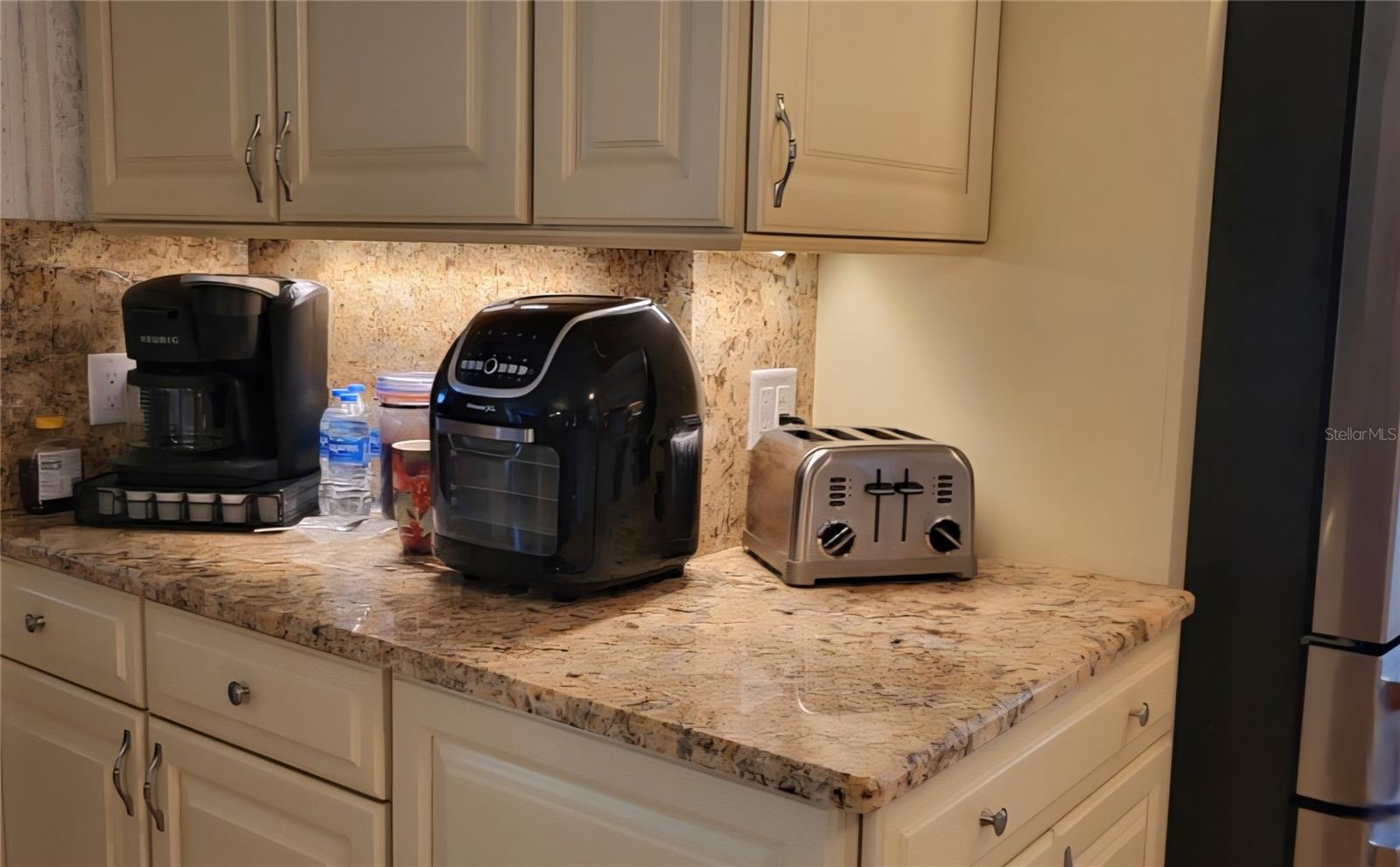 Image 21 of 41 For 1118 Trout Street