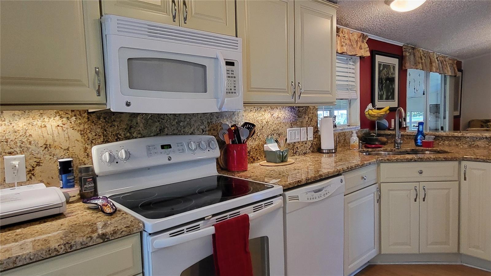 Image 22 of 41 For 1118 Trout Street