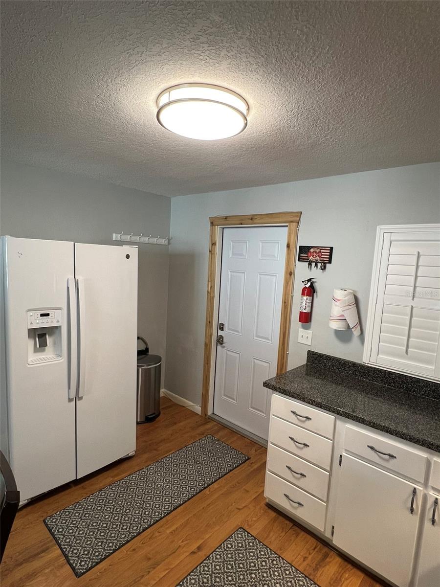 Image 12 of 32 For 504 6th Street