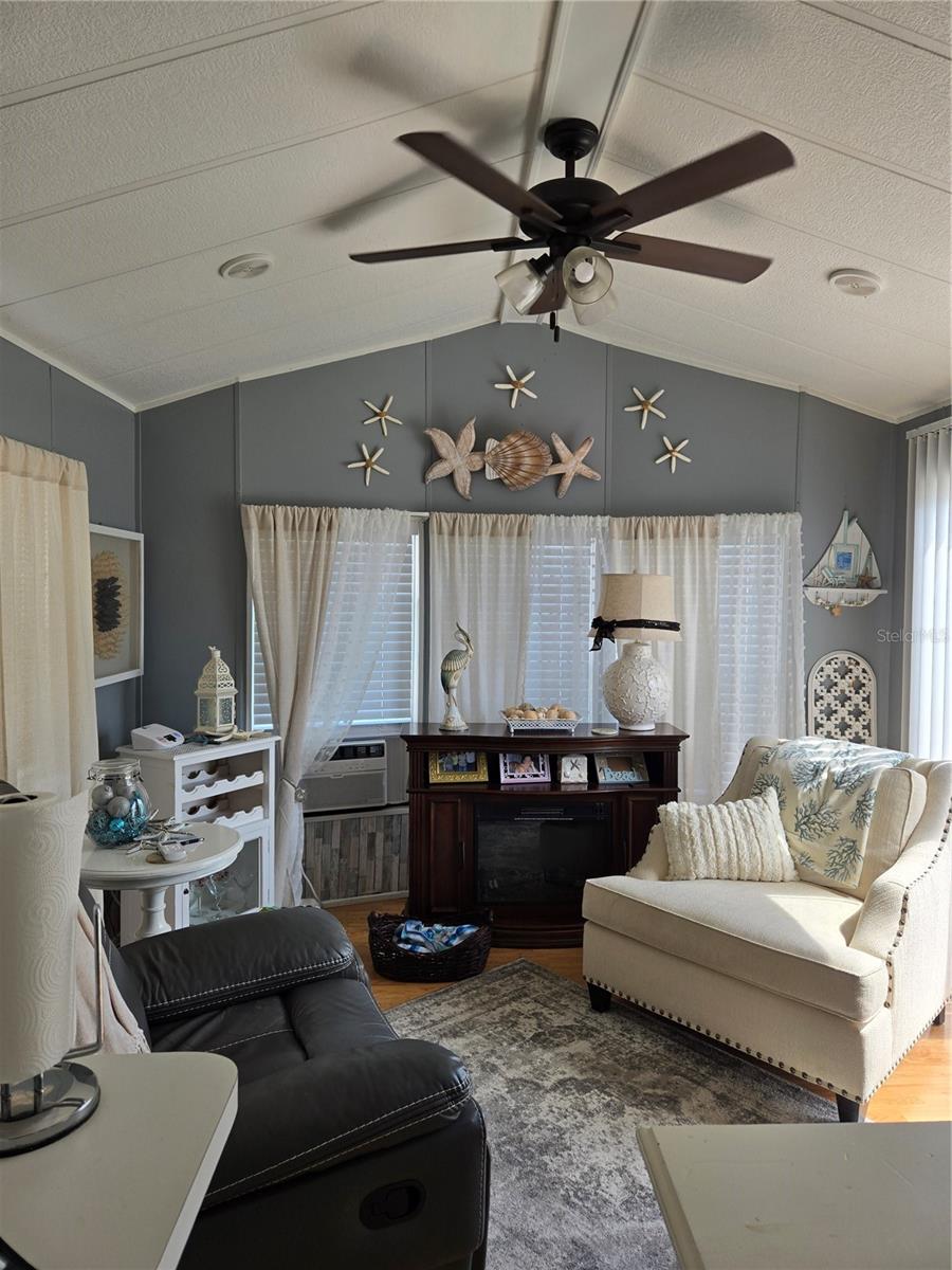 Image 10 of 36 For 14270 124th Drive