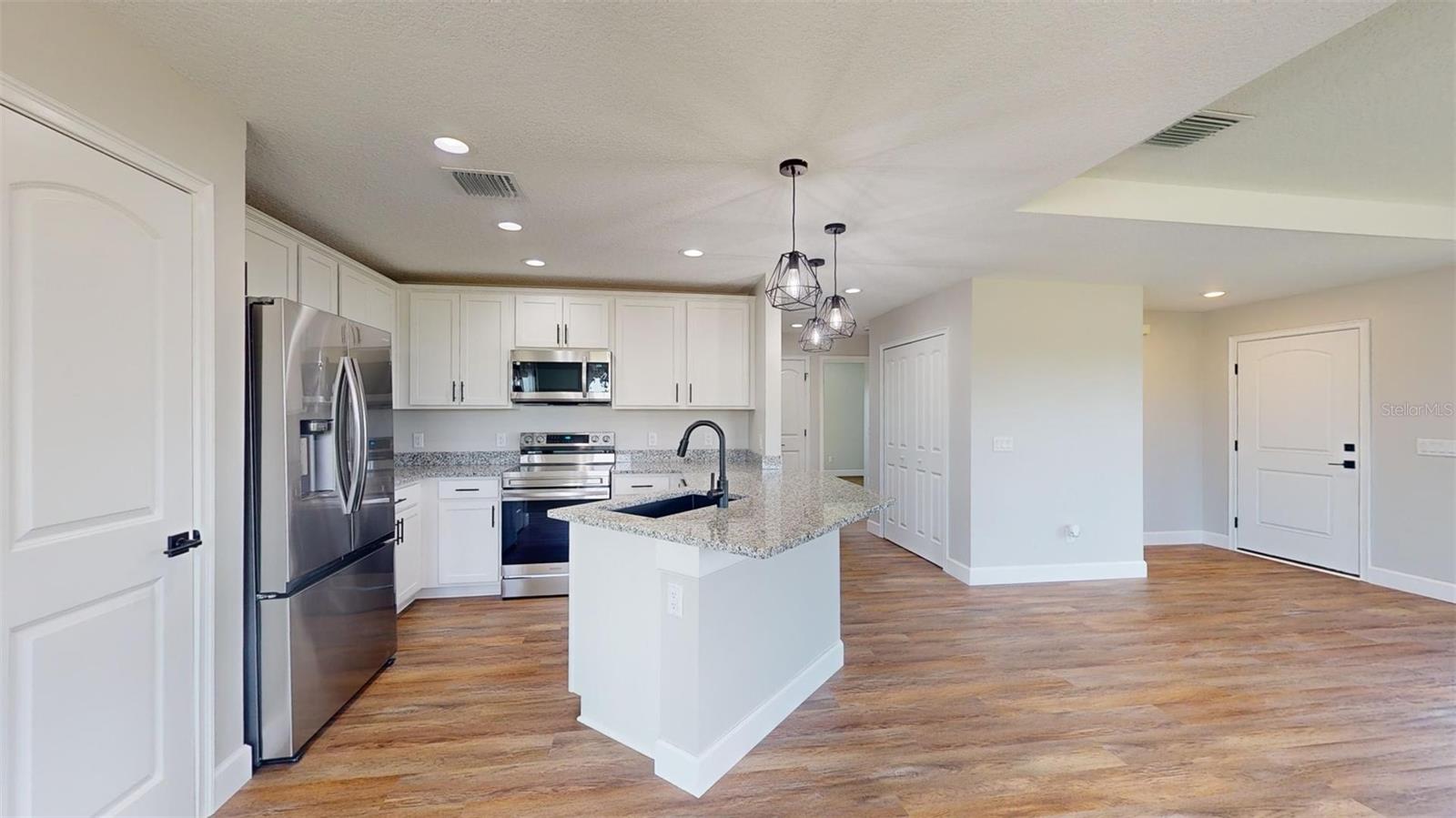 Image 2 of 7 For 19520 260th Street