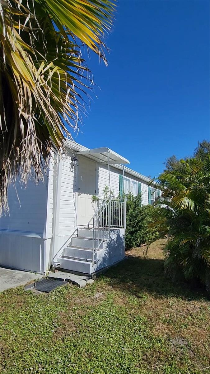 Image 13 of 36 For 9801 Oaks Street