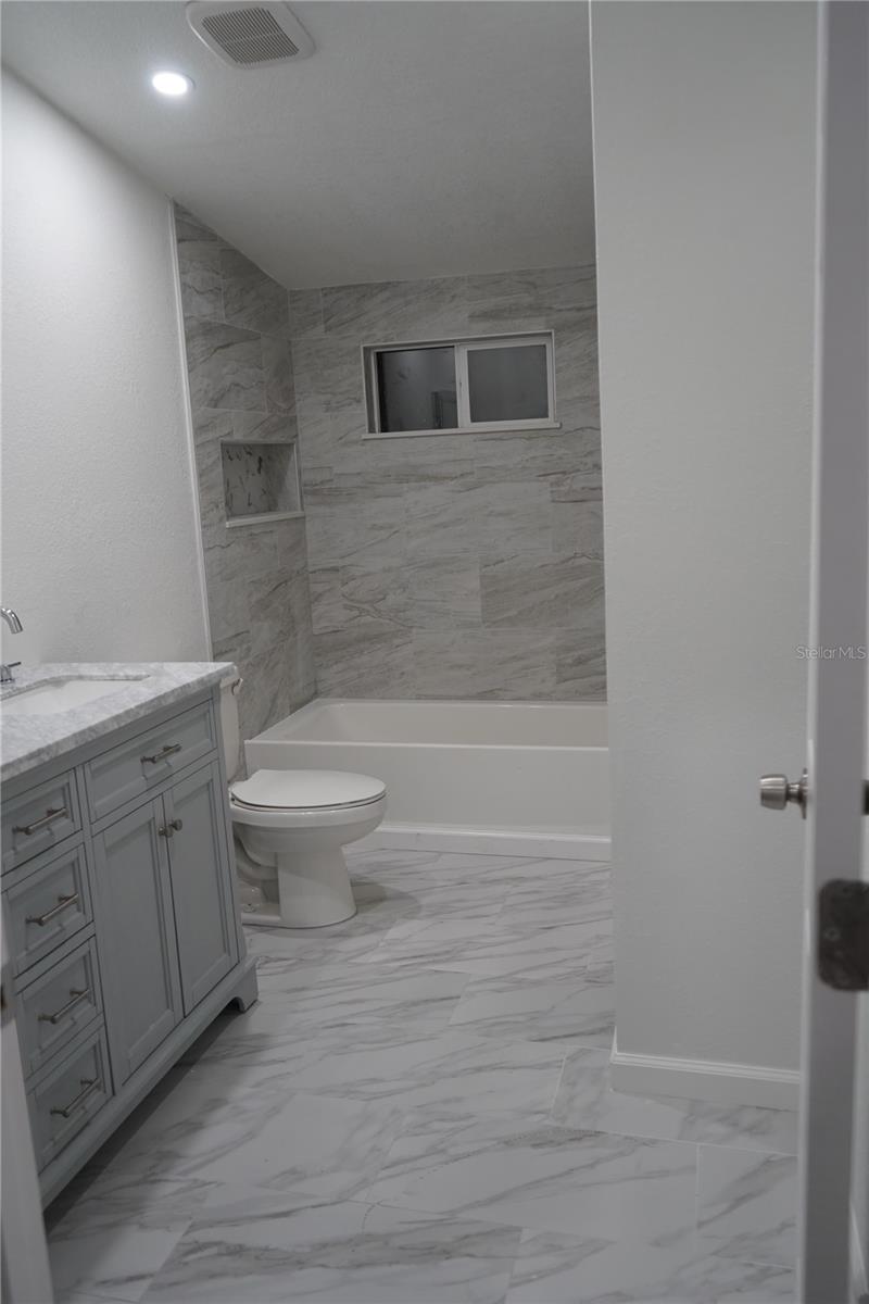 Image 17 of 36 For 9801 Oaks Street