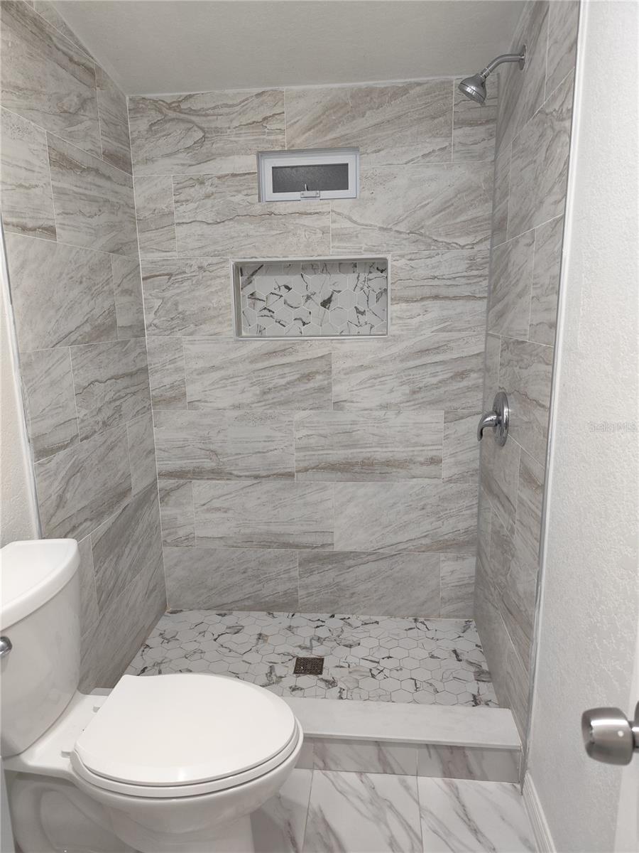 Image 32 of 36 For 9801 Oaks Street