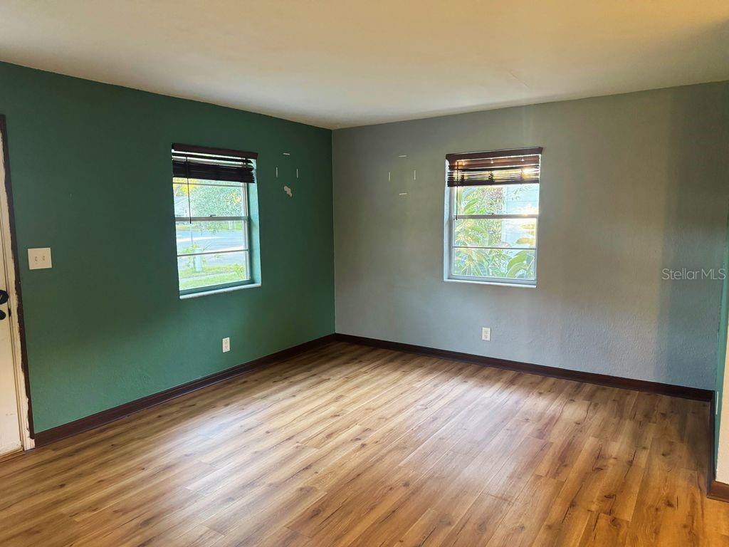 Image 3 of 11 For 1030 Walnut Street