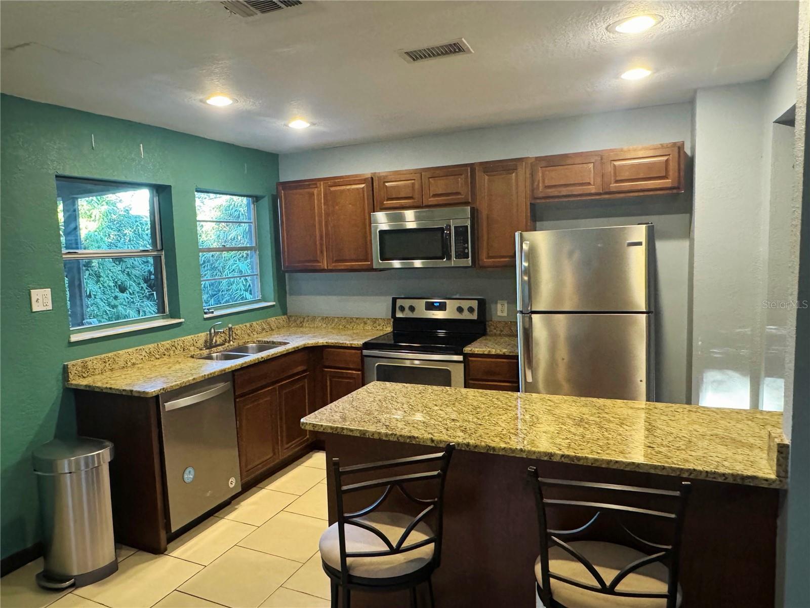 Image 4 of 11 For 1030 Walnut Street