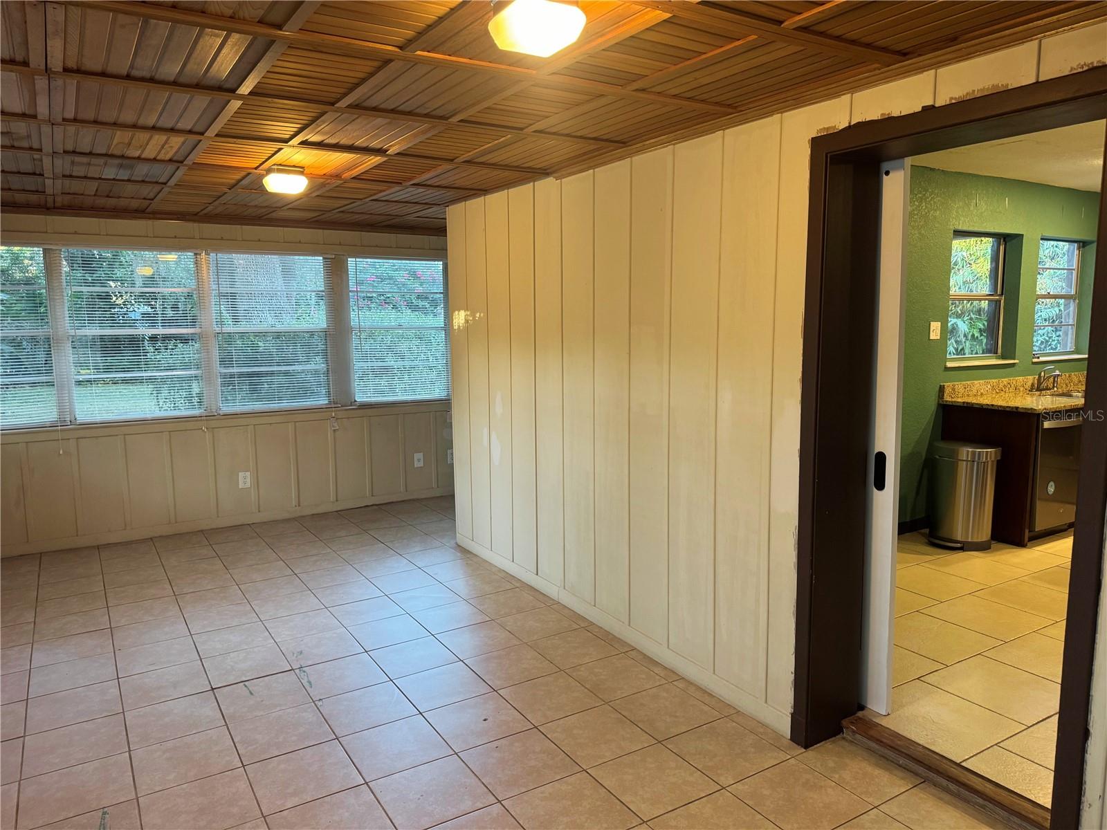 Image 5 of 11 For 1030 Walnut Street