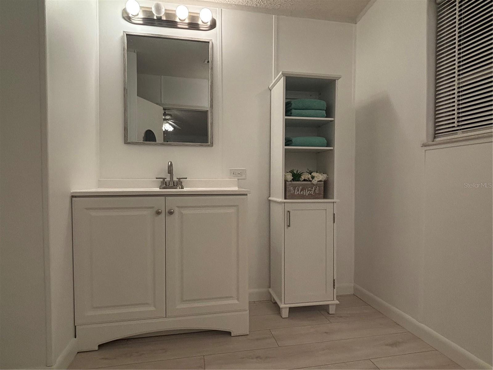 Image 14 of 19 For 1622 35th Circle