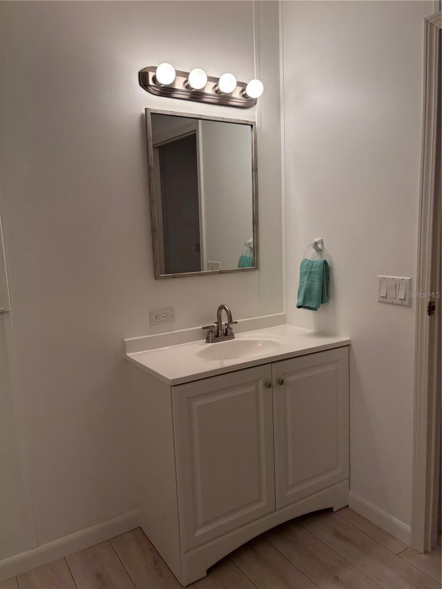 Image 15 of 19 For 1622 35th Circle