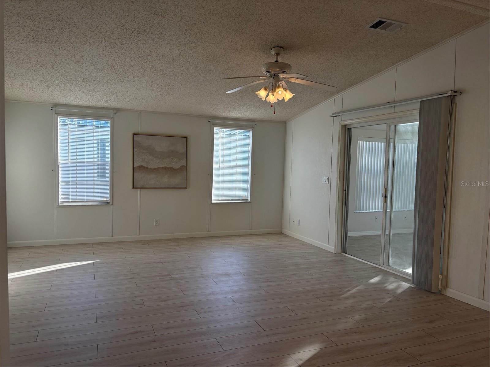 Image 6 of 19 For 1622 35th Circle