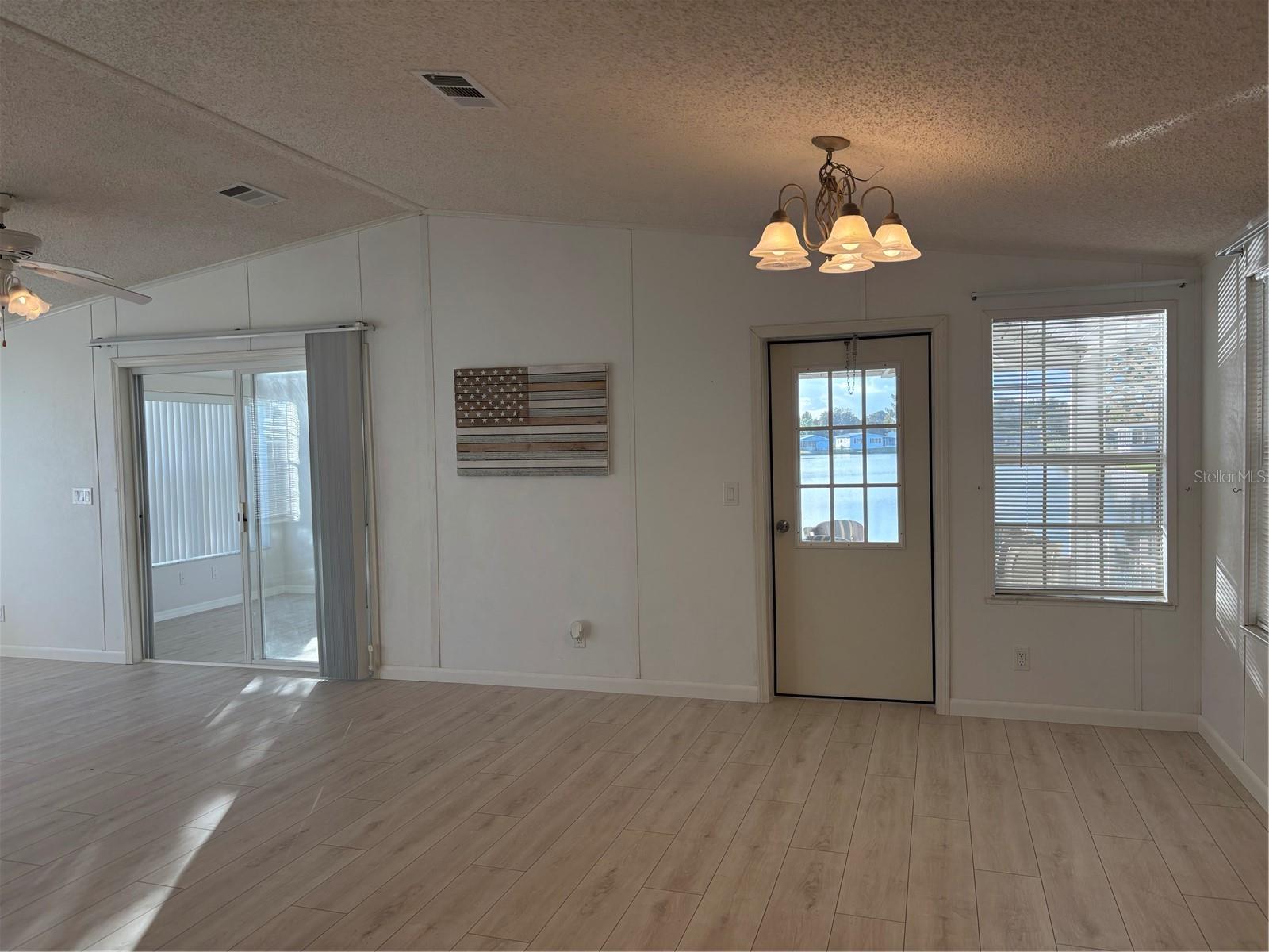 Image 7 of 19 For 1622 35th Circle