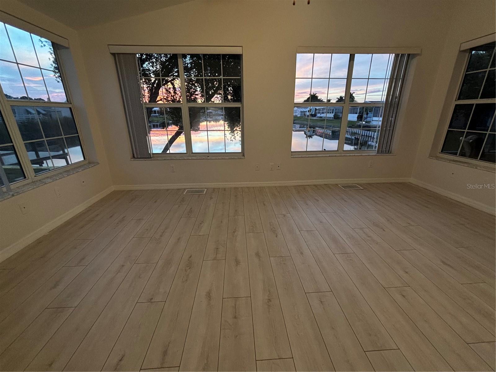 Image 8 of 19 For 1622 35th Circle