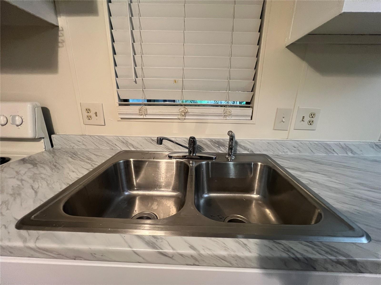 Image 15 of 34 For 2833 18th Terrace