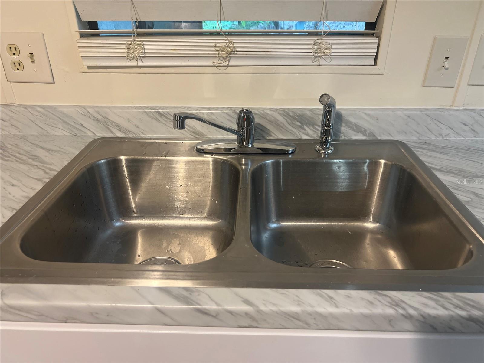 Image 16 of 34 For 2833 18th Terrace