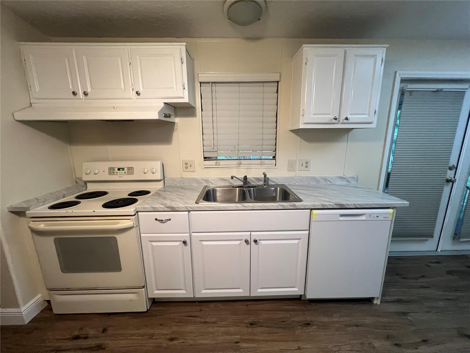 Image 19 of 34 For 2833 18th Terrace