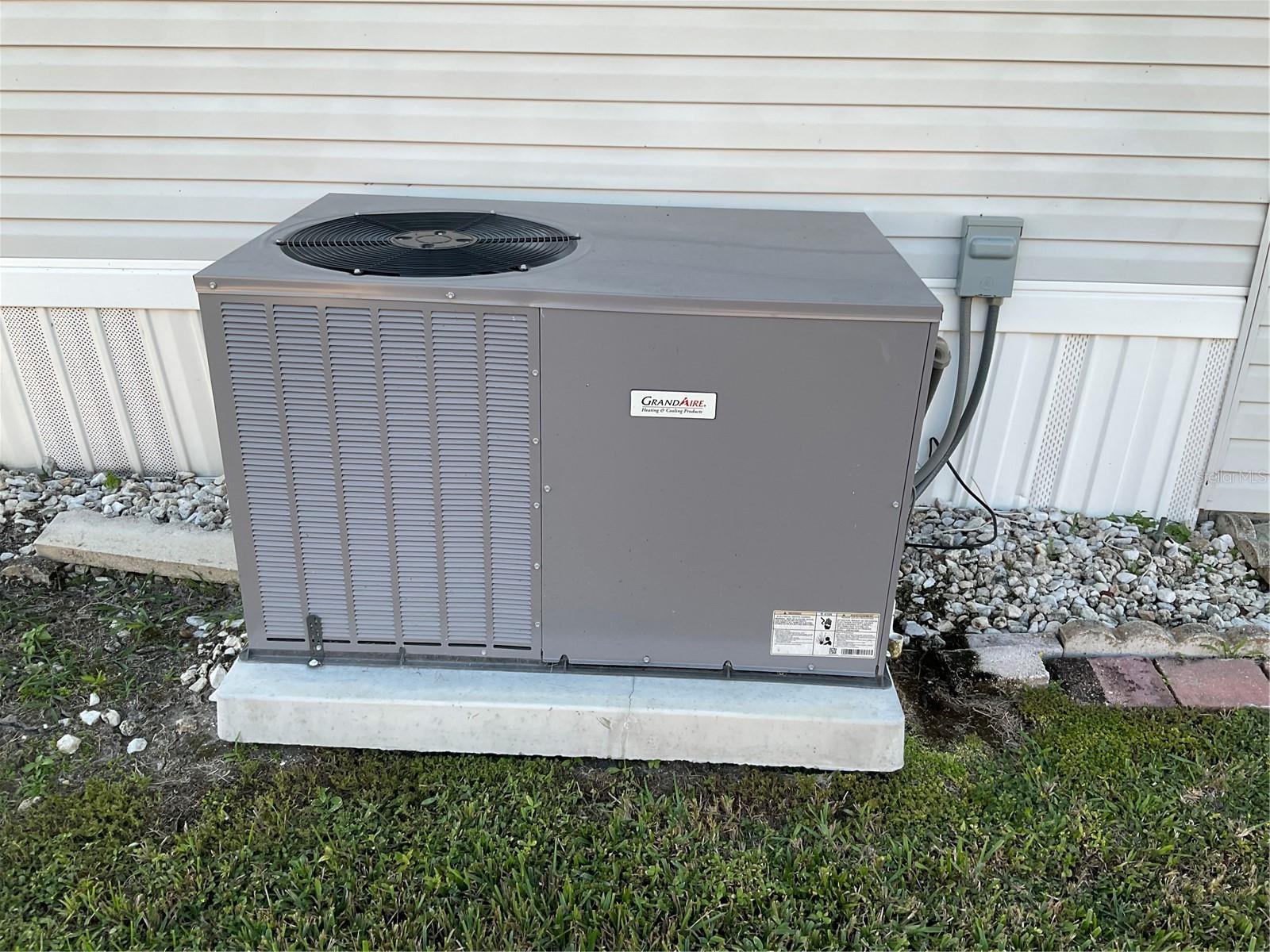 Image 14 of 24 For 1339 Old Lakeport Road 11b