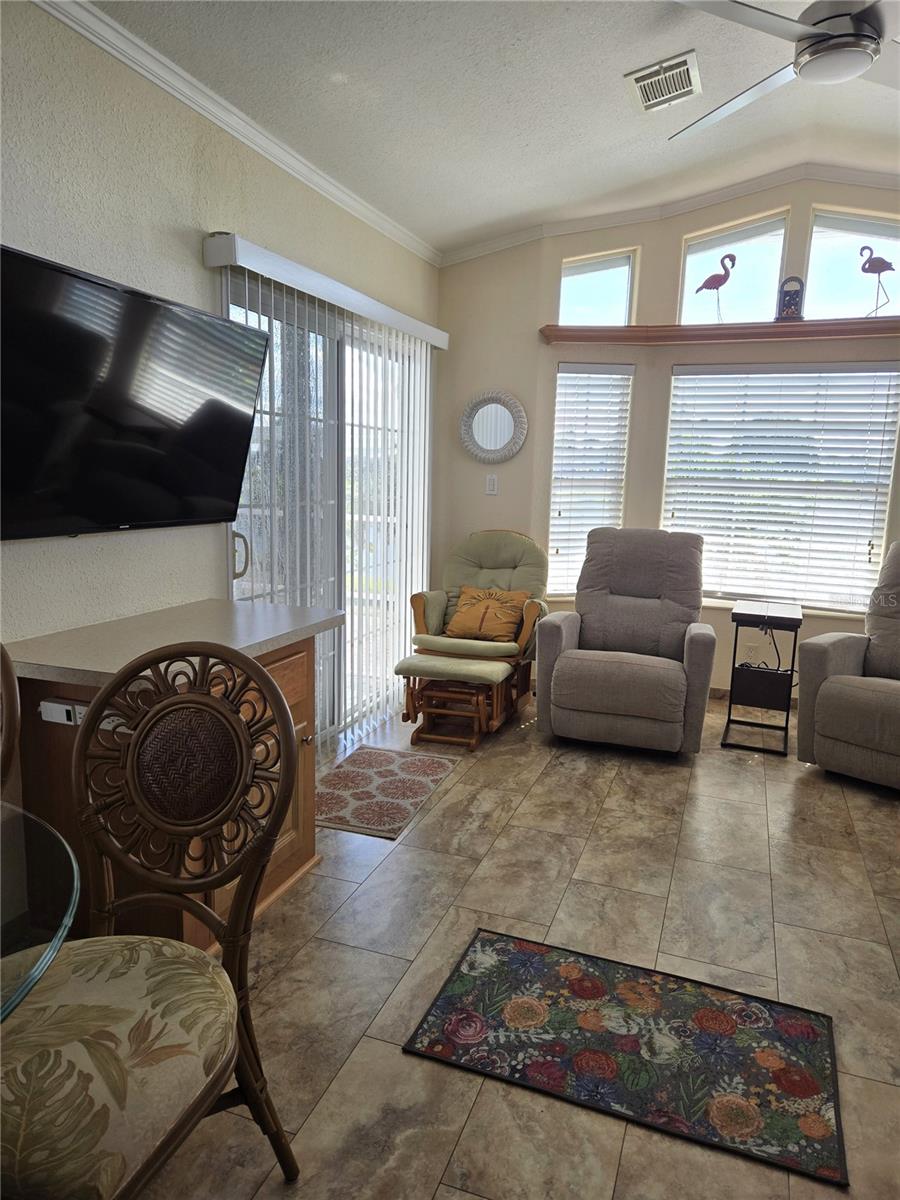 Image 10 of 42 For 380 34th Court