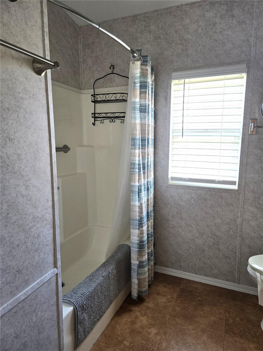 Image 16 of 42 For 380 34th Court