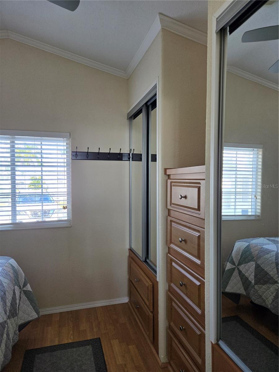 Image 19 of 42 For 380 34th Court