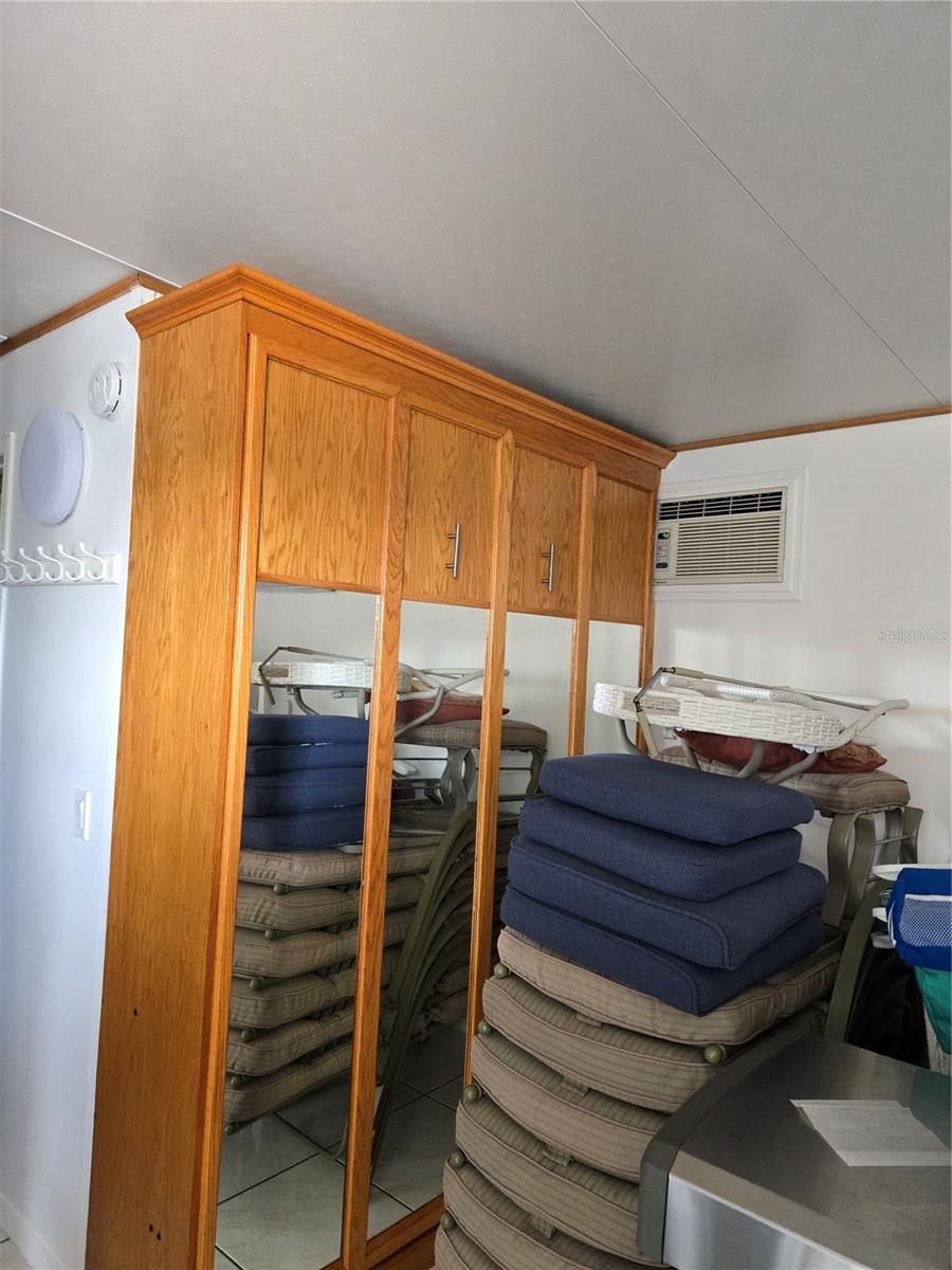 Image 27 of 42 For 380 34th Court