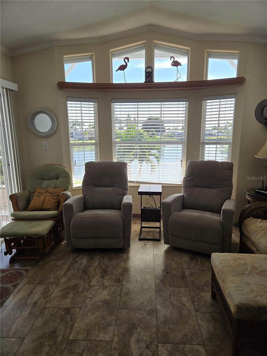 Image 9 of 42 For 380 34th Court