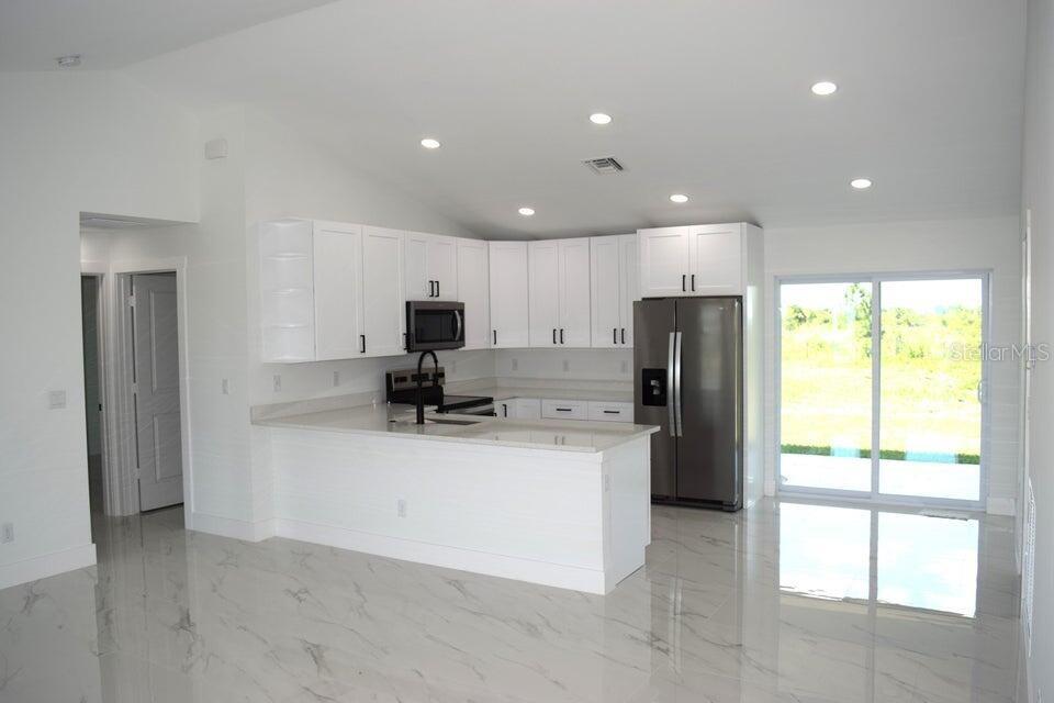 Image 3 of 8 For 7542 83rd Court