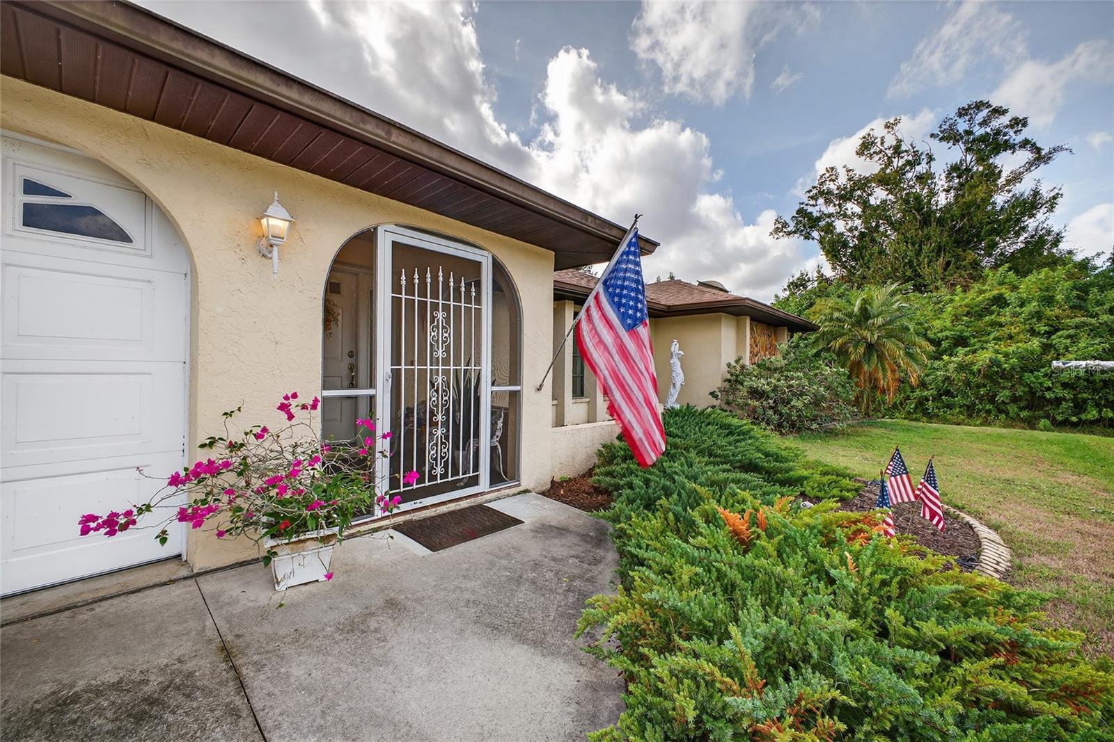 Image 3 of 36 For 14483 Keene Avenue