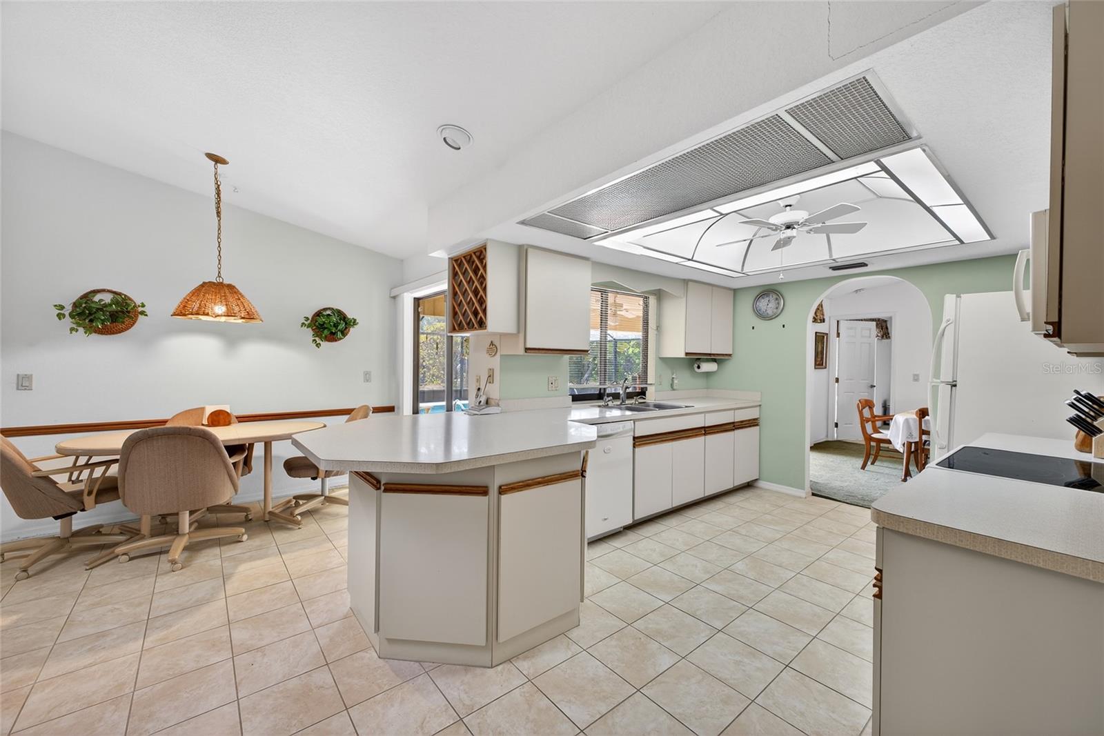 Image 5 of 36 For 14483 Keene Avenue