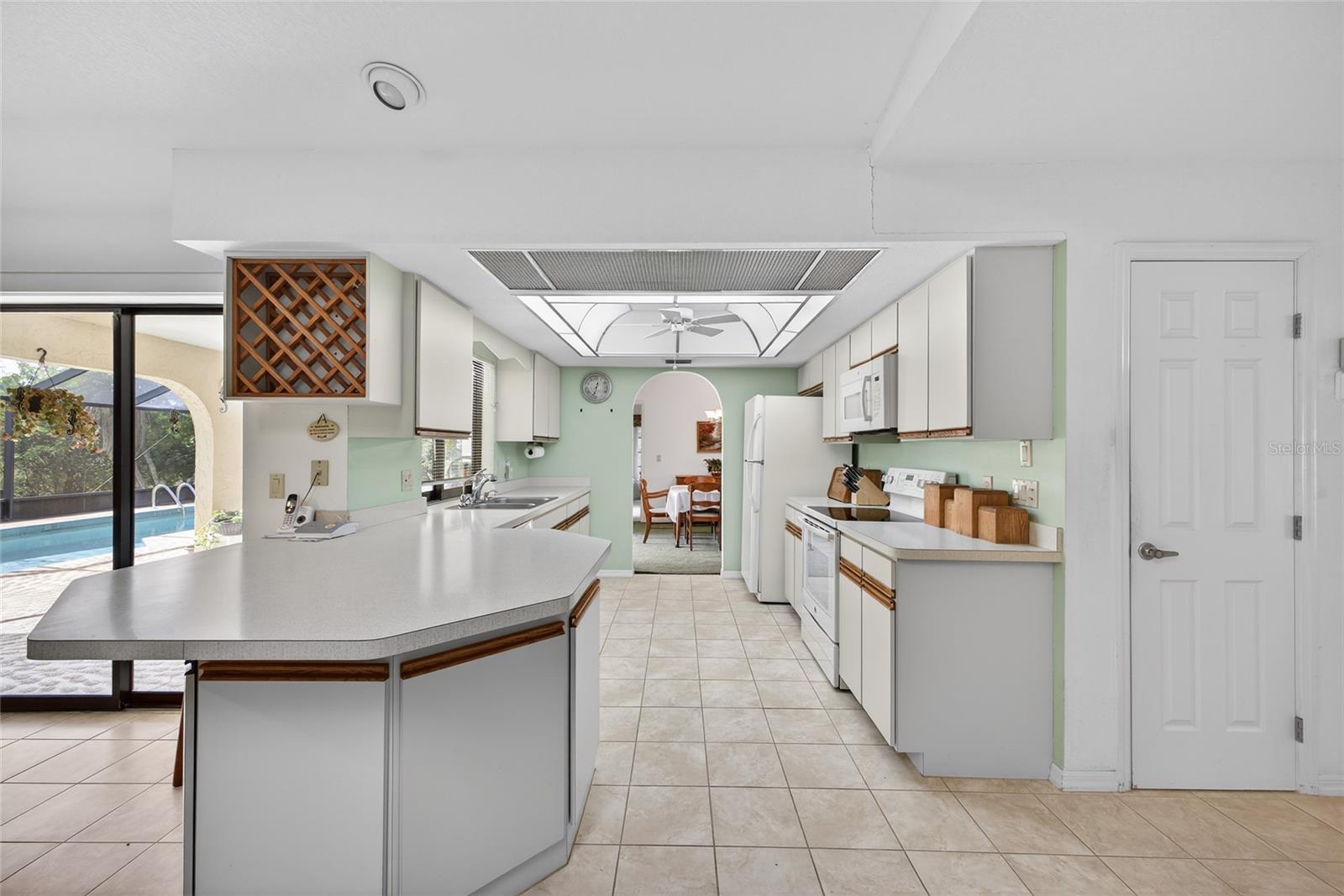 Image 8 of 36 For 14483 Keene Avenue