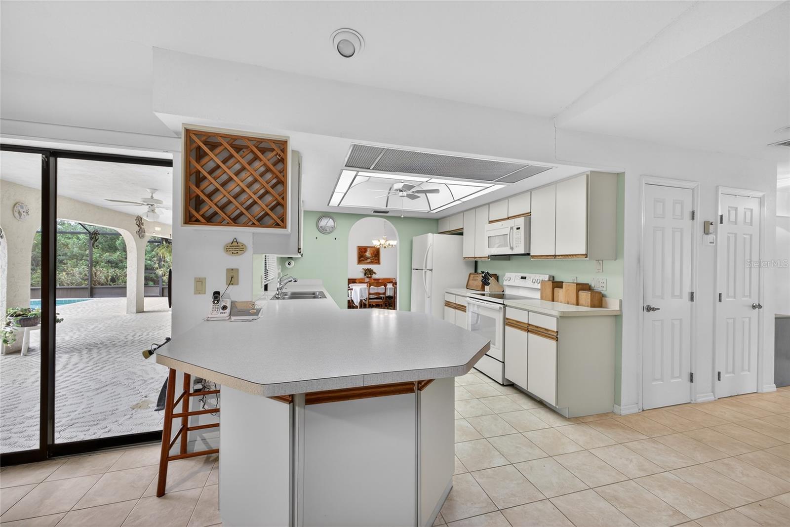 Image 9 of 36 For 14483 Keene Avenue